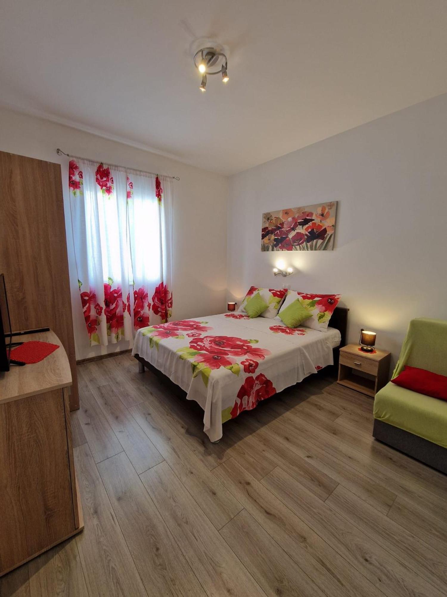 Apartman Darka Каштела Экстерьер фото